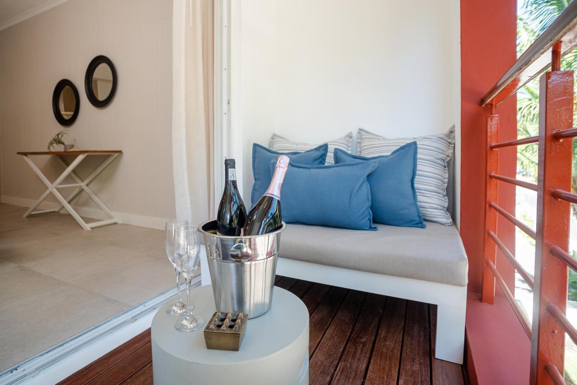 Blue Coral Beachfront Penthouse Flic-en-Flacq Exterior foto